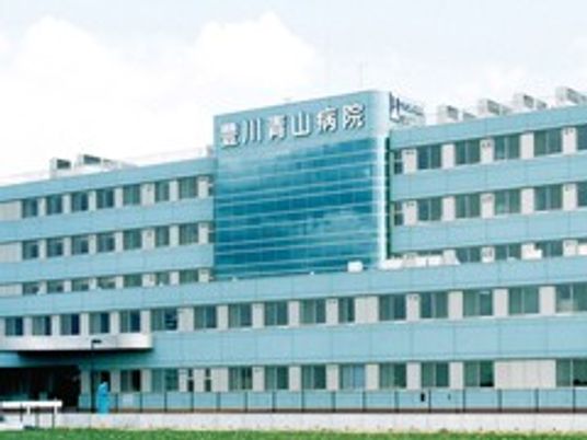 青い建物の外観