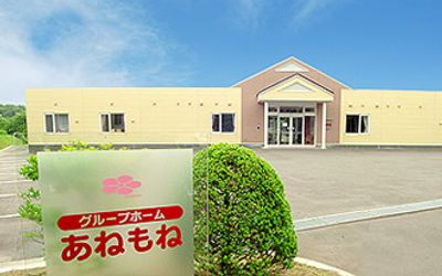 入り口がある建物外観