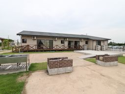 庭付きの一階建建物