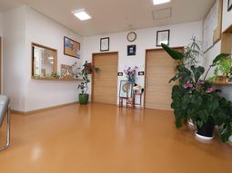 明るい廊下の風景