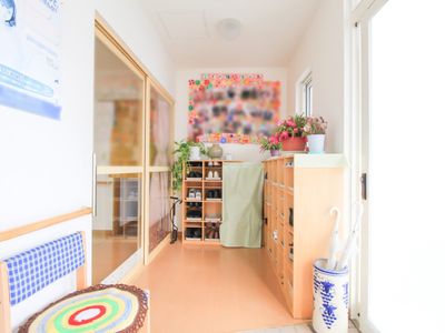 居室の入り口と廊下