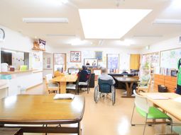 明るい共用スペース