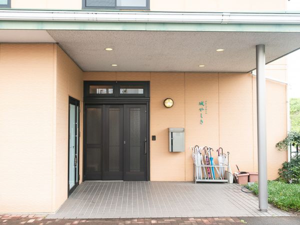 清潔感のあるエントランス