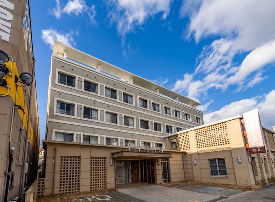 多階層の建物外観