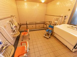 設備整った浴室の様子