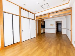 床の木目が美しい和室空間