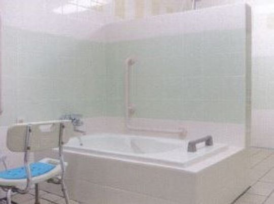 清潔な浴室設備