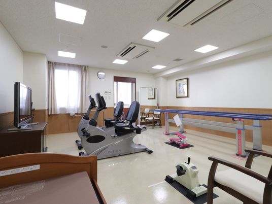  明るい機能訓練室  