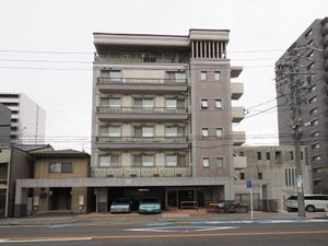 多階層の建物外観
