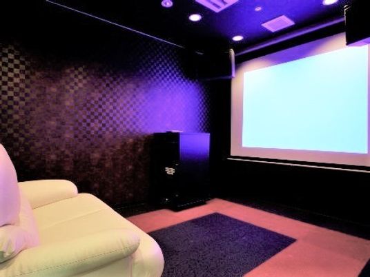 ラ・ナシカ あらこがわのシアタールーム。充実したイベントやレクリエーションがございます。日々を飽きずにお過ごしいただけます。