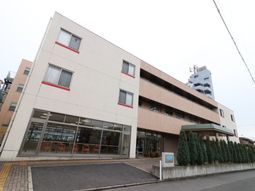 多層ビルの外観