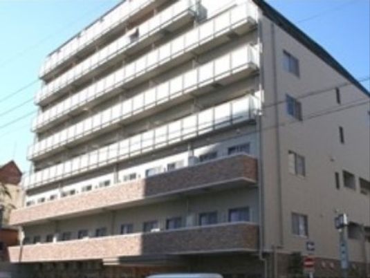 多階層の建物外観