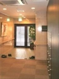 明るいエントランスホール