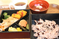 美味しそうな食事のトレイ