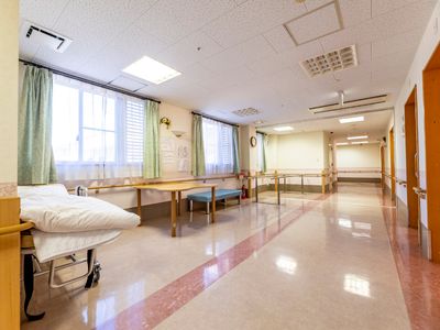 広々した廊下と居室