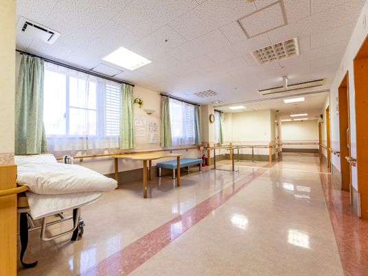 広々した廊下と居室