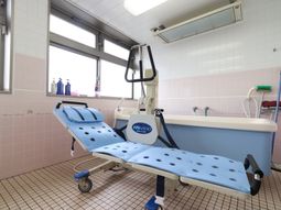 清潔な浴室設備