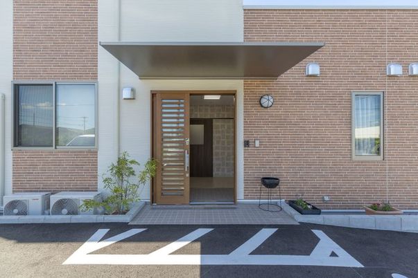 エントランス前の玄関