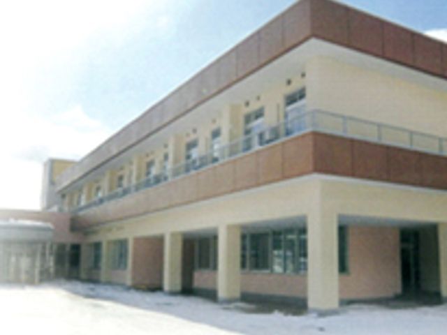 機能的で明るい外観 外観 明るい自然光が建物全体を包んでいます。清潔感あふれる環境で働きやすいと評判です。