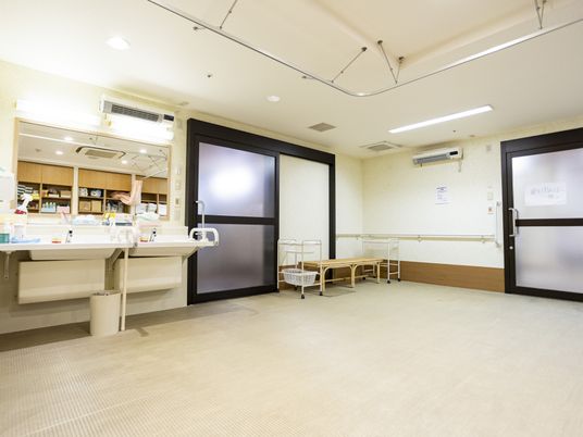 看護用ベッドのある部屋