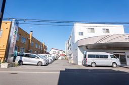 エントランスと外観