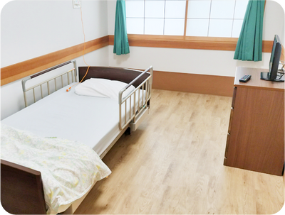 木目調の床の居室