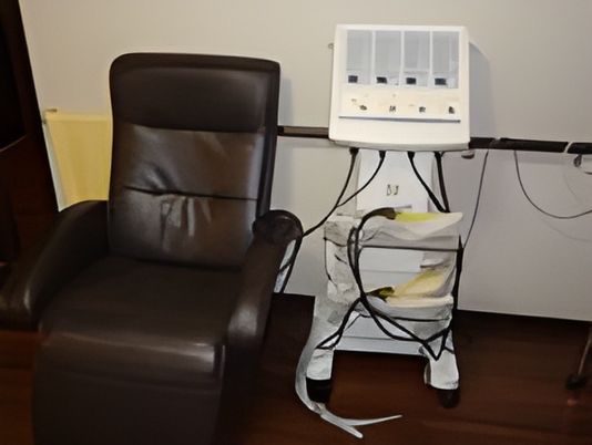 機能訓練用の椅子と機器