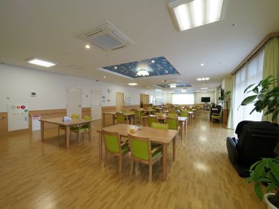 広々とした快適な食堂