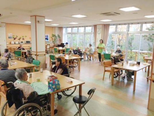 和やかな食堂の様子