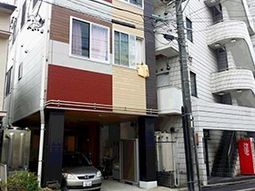 多階層建築のエントランス