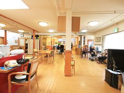 広々としたダイニング空間