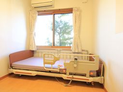 明るく清潔な居室