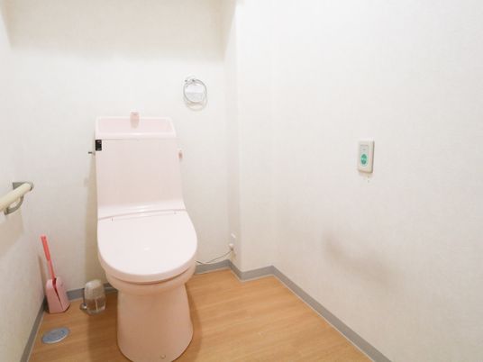 清潔なトイレの一室