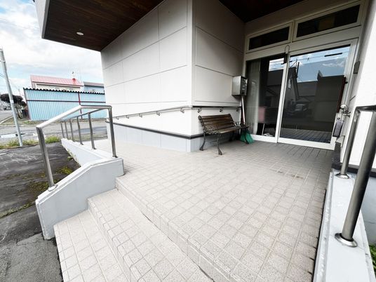 バリアフリーのエントランス