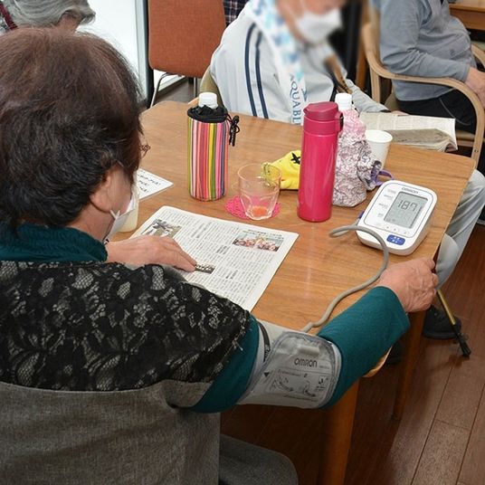 テーブルで活動中の場