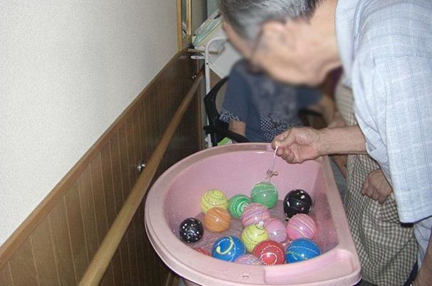 ヨーヨーすくいの様子