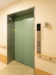 清潔感のあるエレベーター
