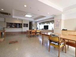 広々した明るい共有スペース