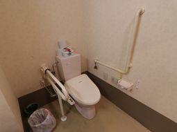 手すり付きトイレ空間