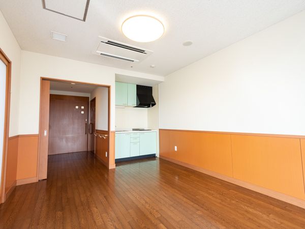明るく広々した居室