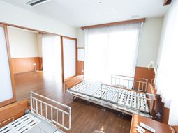広々とした明るい居室