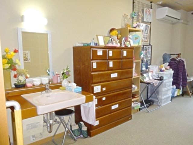 落ち着いた居室 居室 個性的なデコレーションが施された居室で、自分らしい空間を大切にできます。