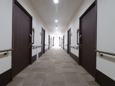 清潔な長い廊下