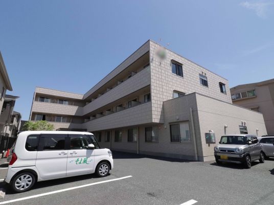 多階層のモダンな外観
