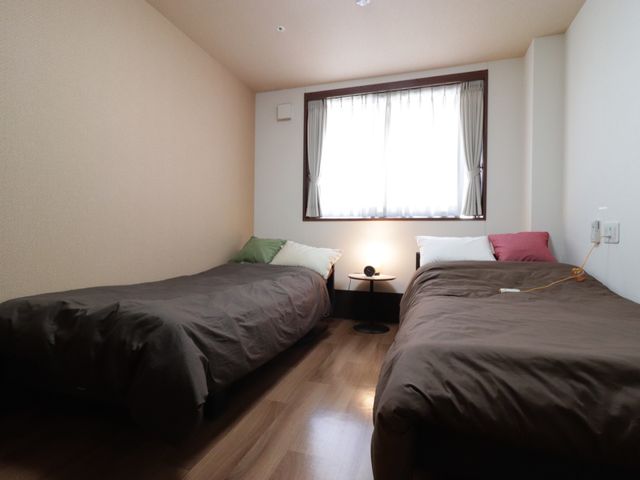 快適な居室 居室 広々とした明るい居室は、個々のくつろぎの時間を大切に考えた設計となっています。一人一人の生活が豊かになるような居心地の良さを追求しています。