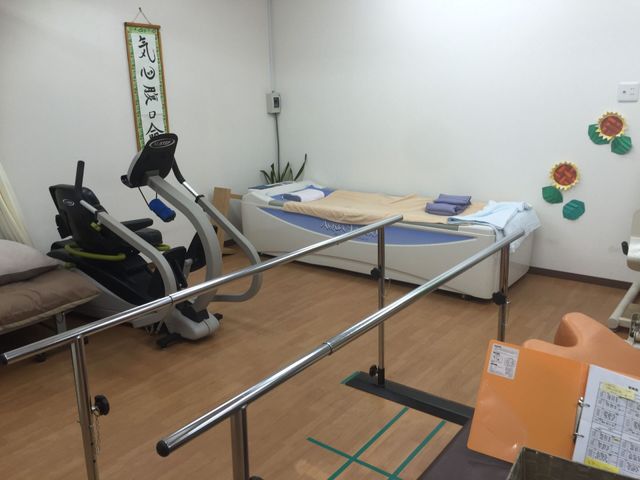 安心の運動スペース 機能訓練室 リハビリに最適な空間で、安全な運動が可能です。心身の健康をサポートします。