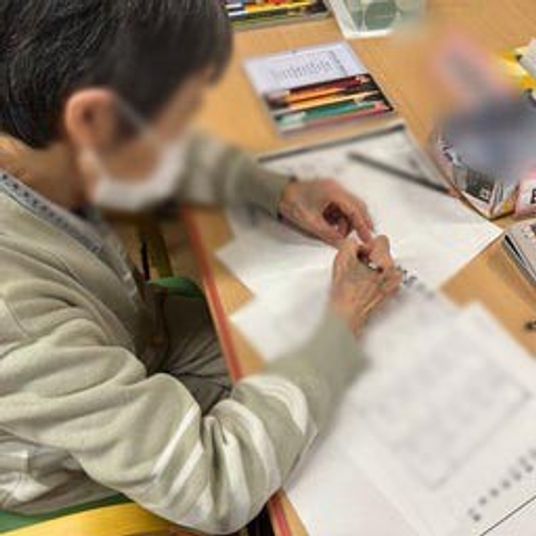 作業をする人物のイメージ