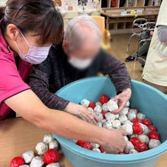 人々が活動する様子
