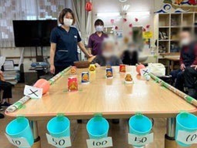 ゲームのある多目的室 多目的室 リラックスした雰囲気の中、レクリエーション活動が行われる明るい多目的な空間です。