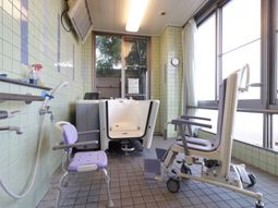 バリアフリーな浴室